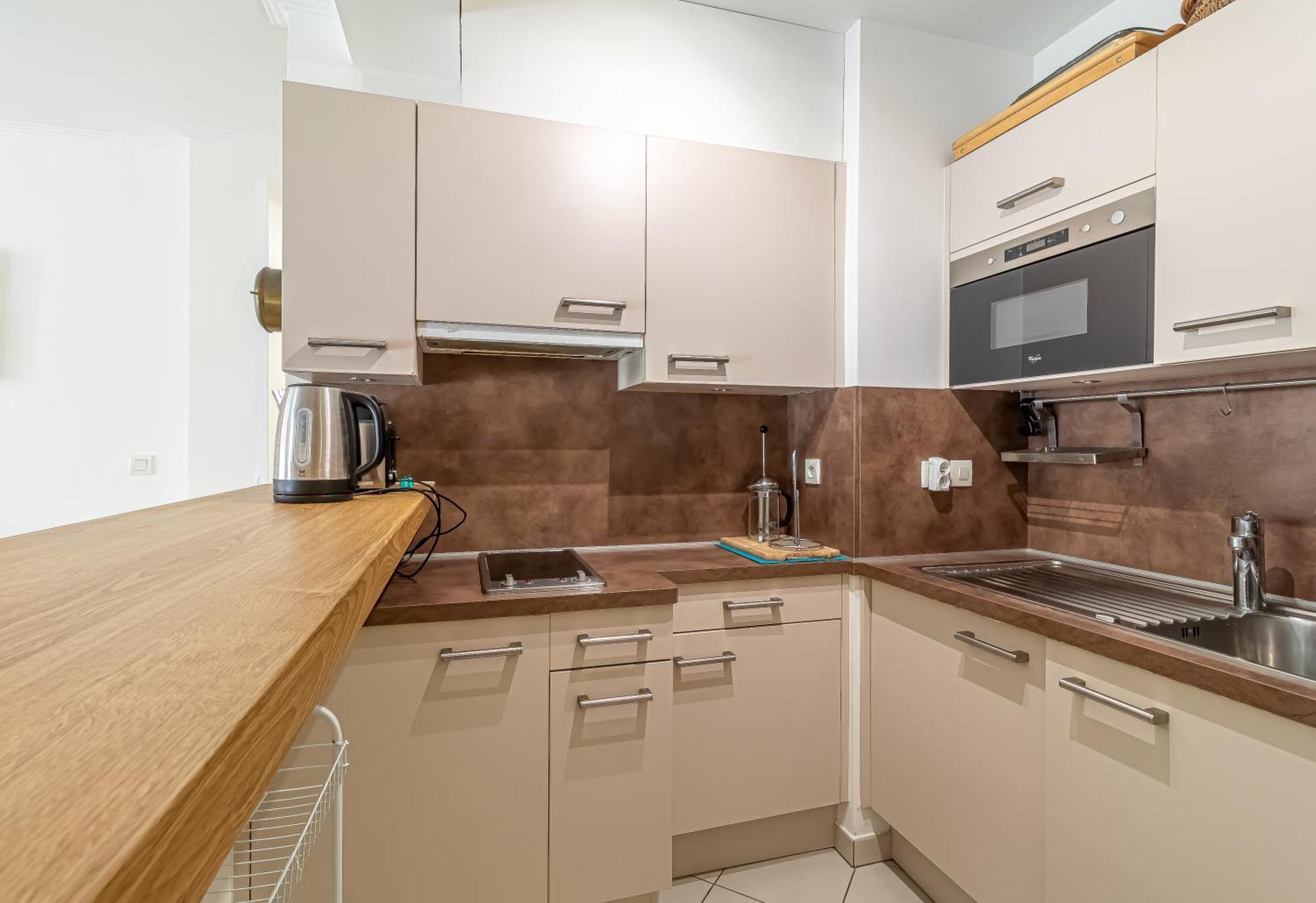 One Bedroom Flat Near Monaco *